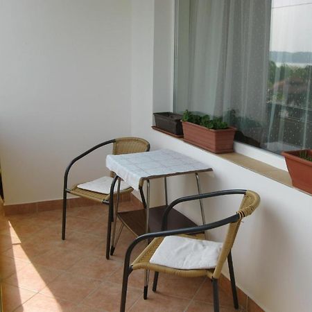 Liliom Apartments Balatonfuered Room photo