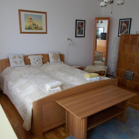 Liliom Apartments Balatonfuered Exterior photo