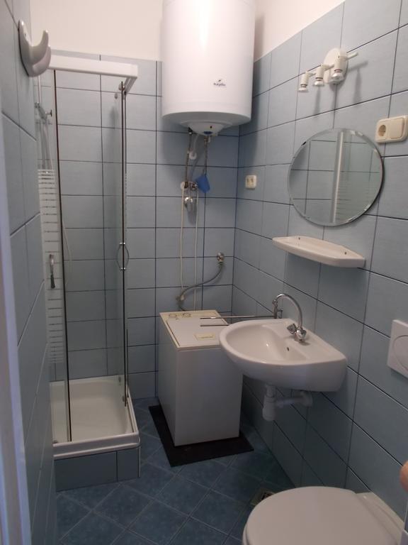 Liliom Apartments Balatonfuered Room photo