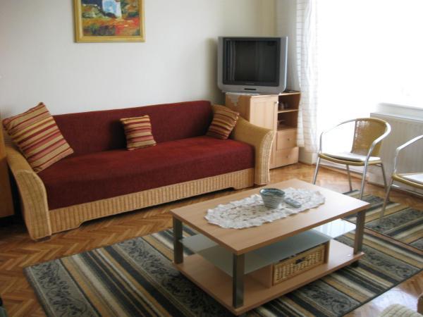 Liliom Apartments Balatonfuered Exterior photo